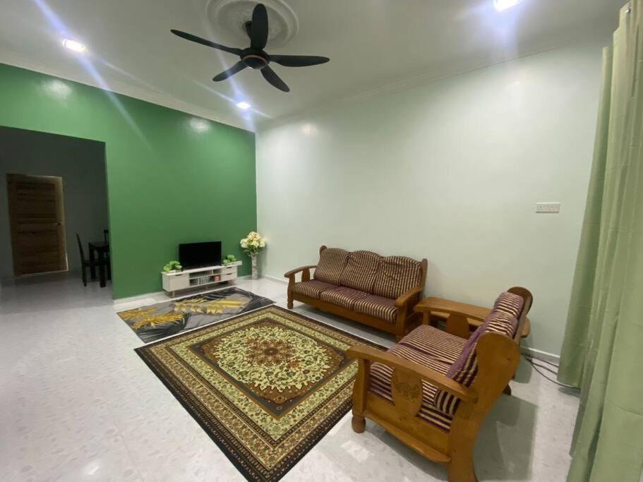 Homestay Kak Tiy Kuala Terengganu Eksteriør billede